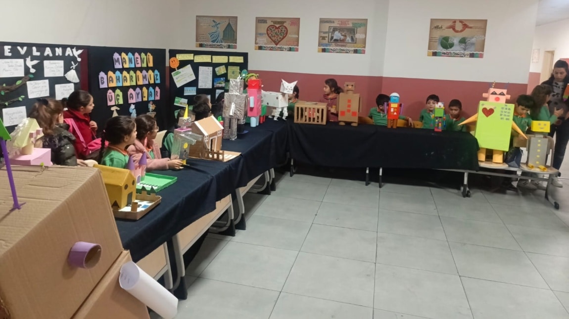 2-B Sınıfımızın Robot Sergisinden